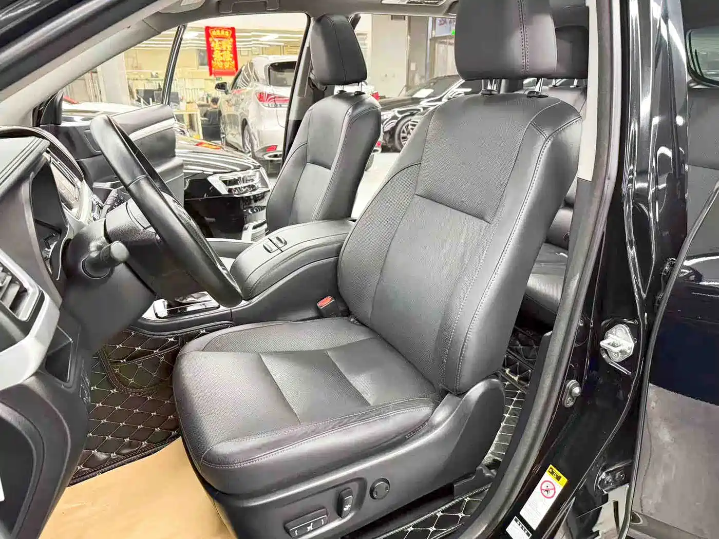 Toyota Highlander 2017 2.0T 4WD Premium 7-Seater фото 19