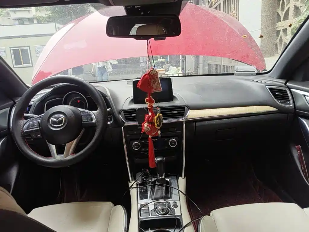 Photo 12 - Mazda CX-4