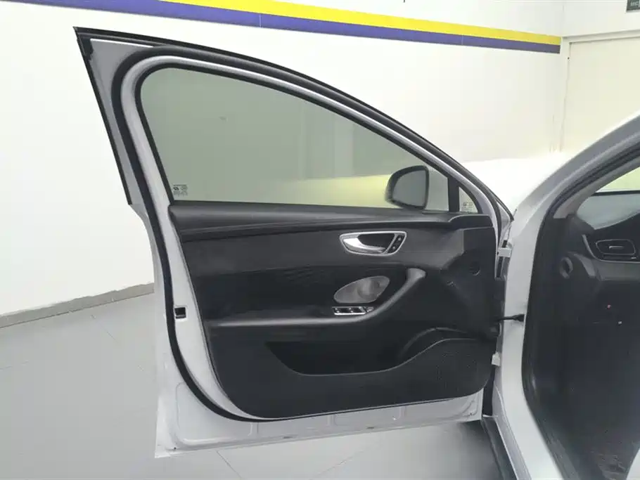 Roewe D7 2024 2023 DMH 125km Excellence Edition