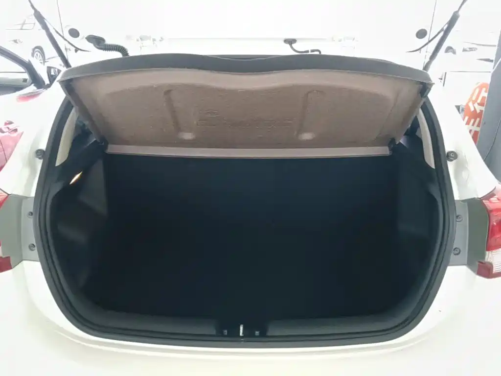 Kia K2 2016 2015 Hatchback 1.4L AT GLS Cool Edition
