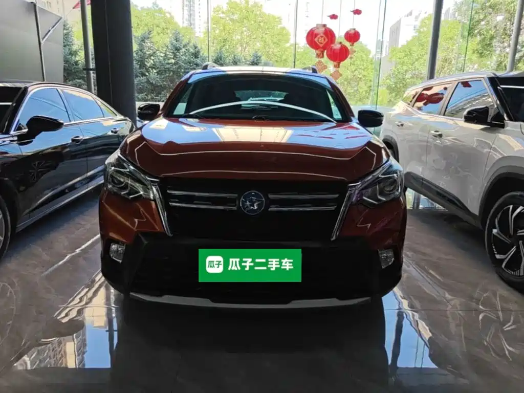 2019 Venucia T70