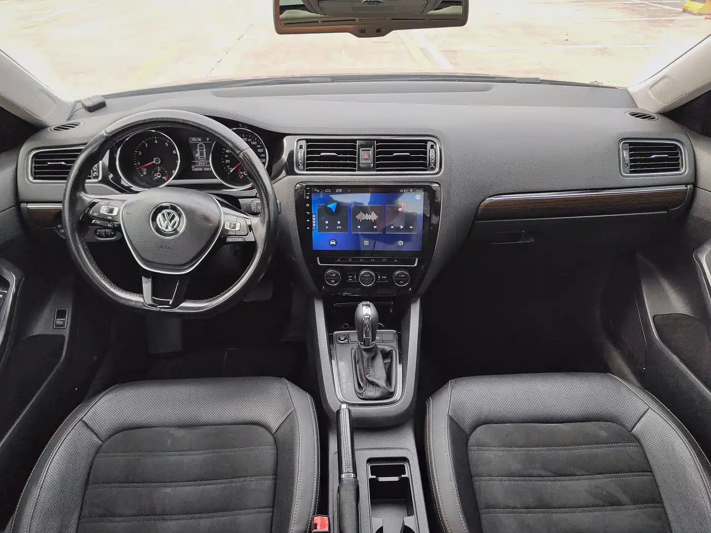Volkswagen Sagitar 2015 230TSI Automatic Luxury фото 10