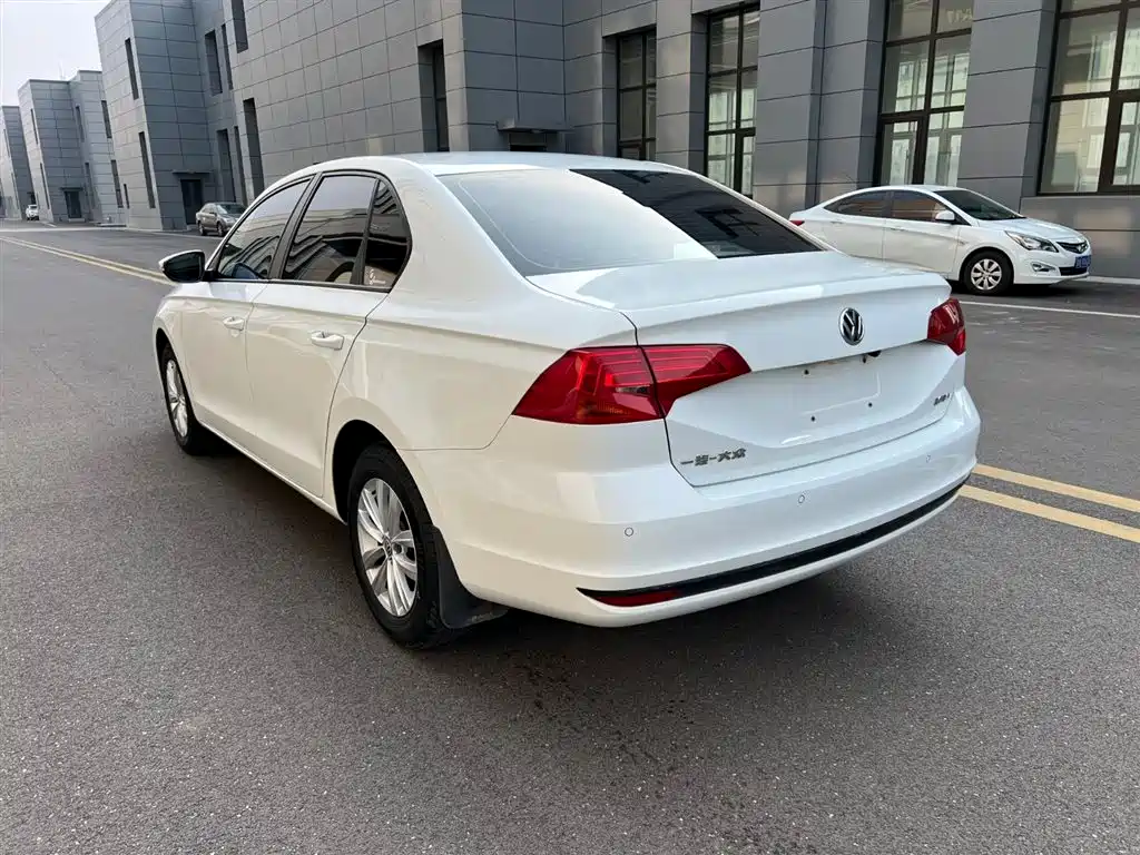Volkswagen Bora 2017 1.6L Automatic Fashion Edition фото 5