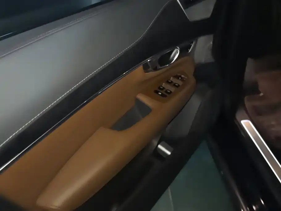 Фото 7 - Volvo XC90 Plug-in Hybrid