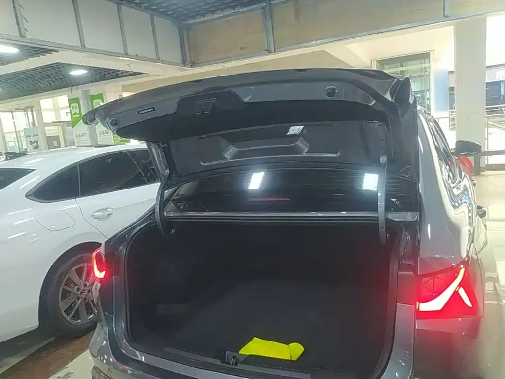 Roewe i5 2026 2026 1.5L CVT Luxury