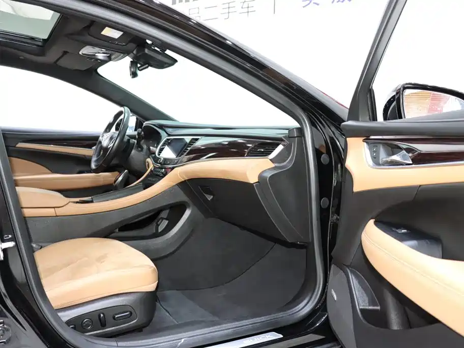 Buick LaCrosse 2019 28T Premium Model фото 7