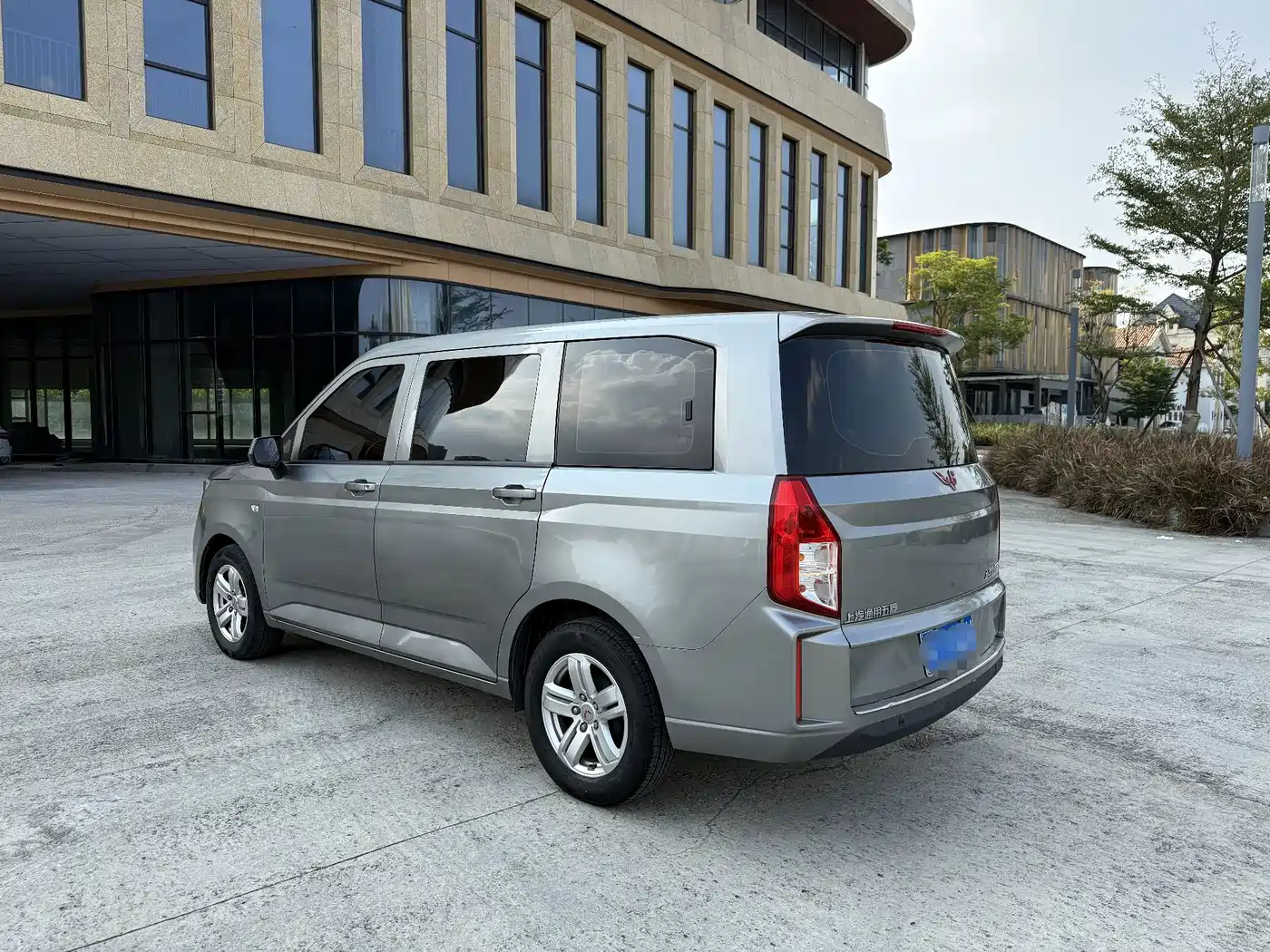 Wuling Motors Wuling Hongguang PLUS 2021 2021 Commercial Version 1.5L Manual Standard 7-Seater