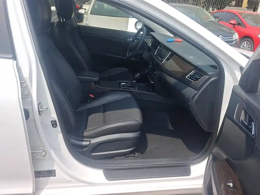 Hyundai Mistra 2016 1.6T Automatic Smart GLS фото 8