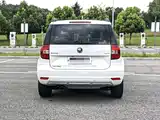 Photo 10 - Škoda Yeti