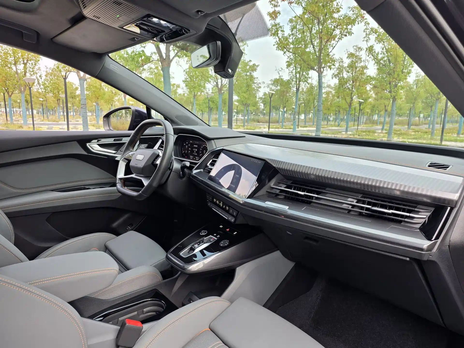 Photo 19 - Audi Q4 e-tron