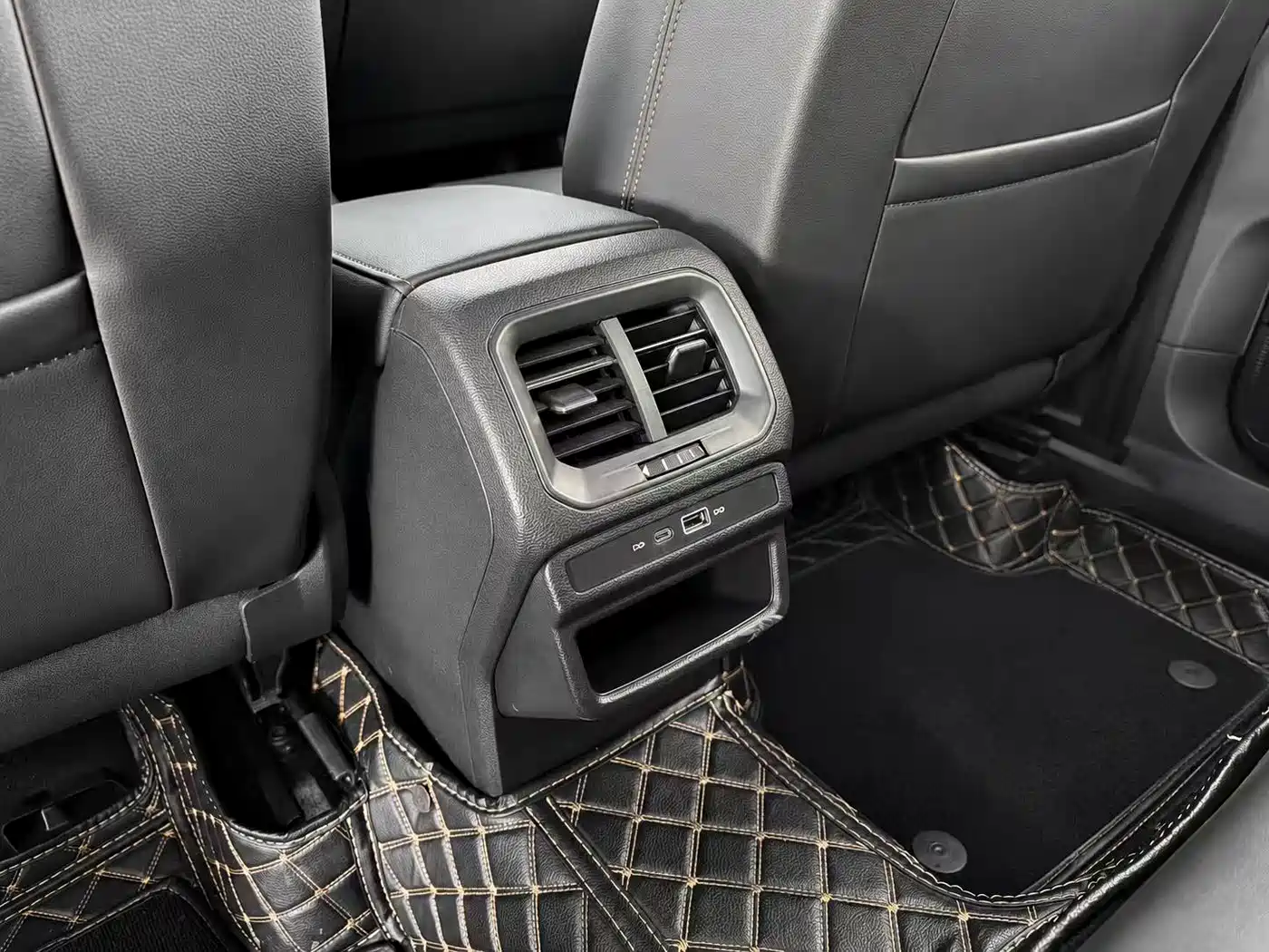 Volkswagen Tharu, миниатюра 12