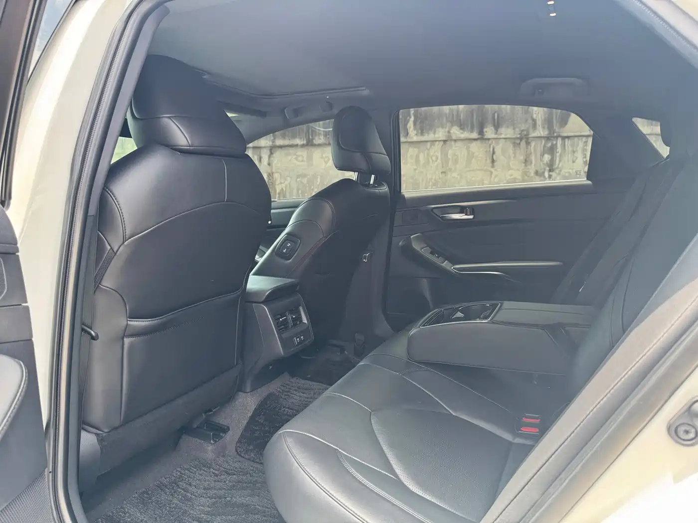 Toyota Avalon 2019 Hybrid 2.5L Luxury Edition China V фото 13