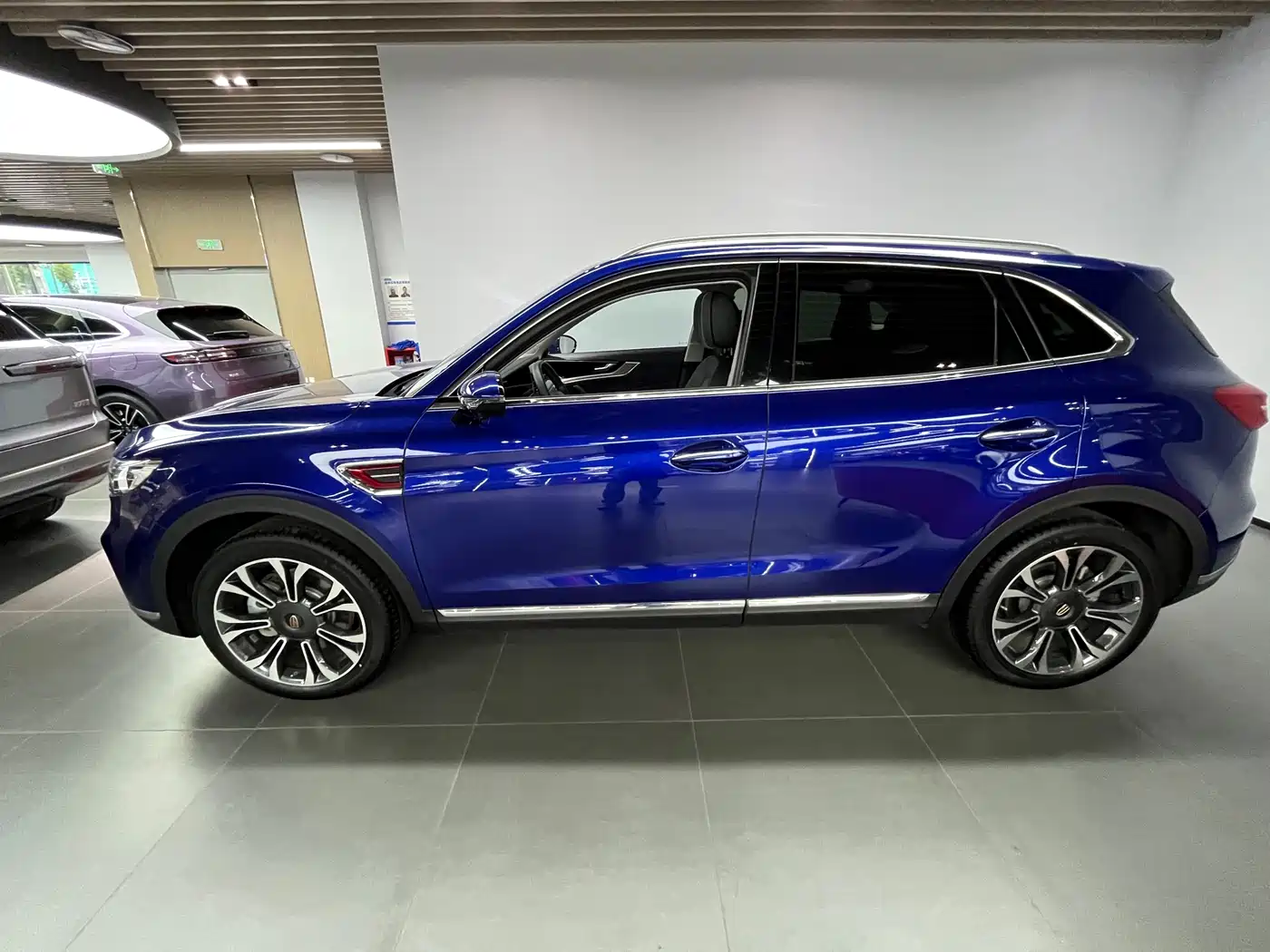 Photo 4 - Hongqi HS5