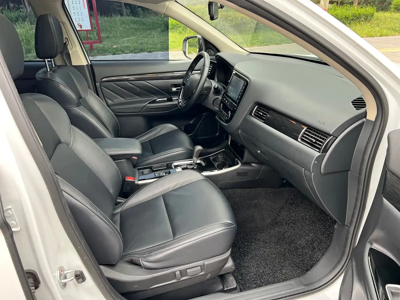 Mitsubishi Outlander 2019 2.0L 2WD Enjoy 7-Seater China VI фото 12