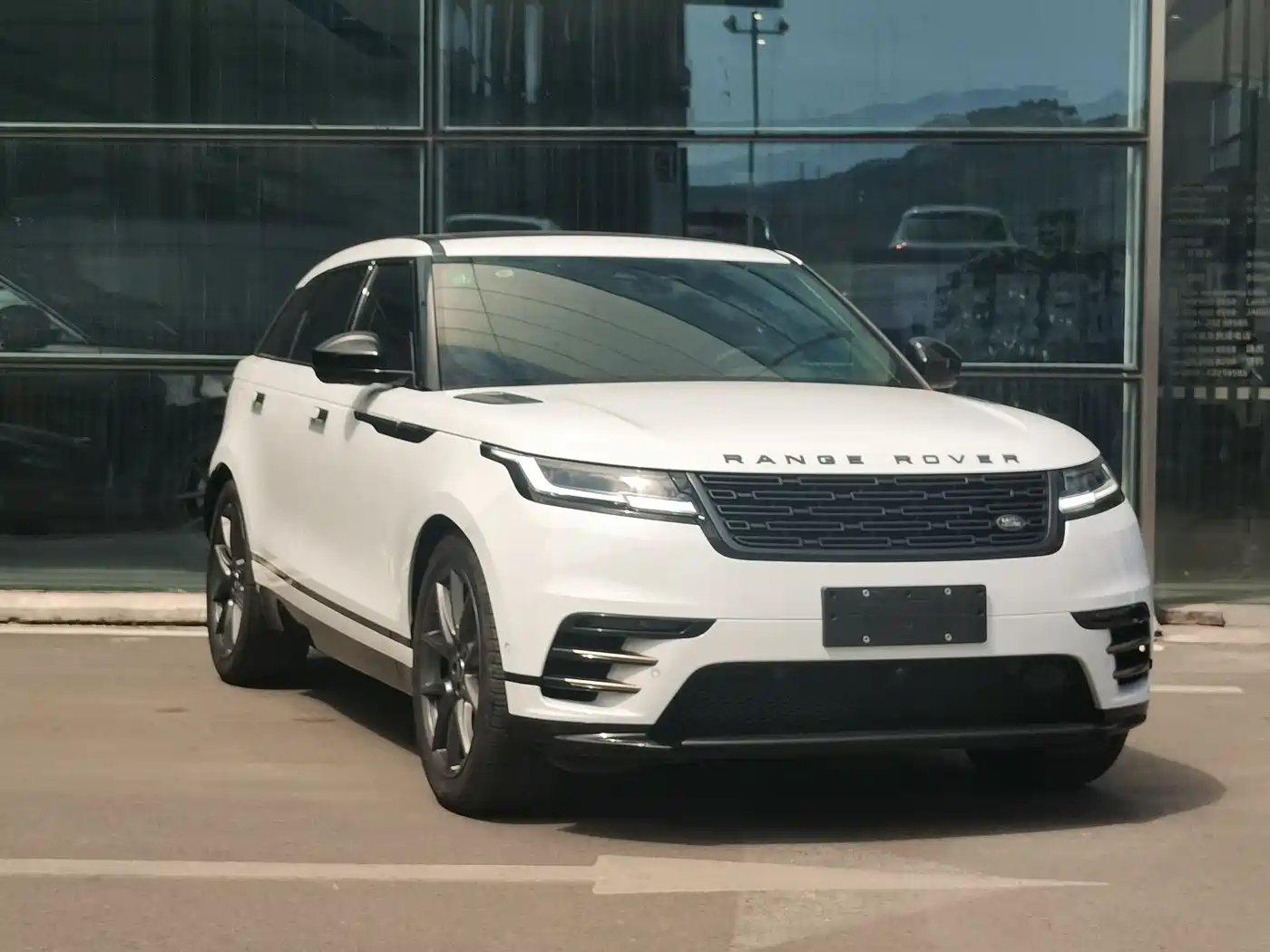 Land Rover Range Rover Velar 2025 Dynamic HSE фото 5