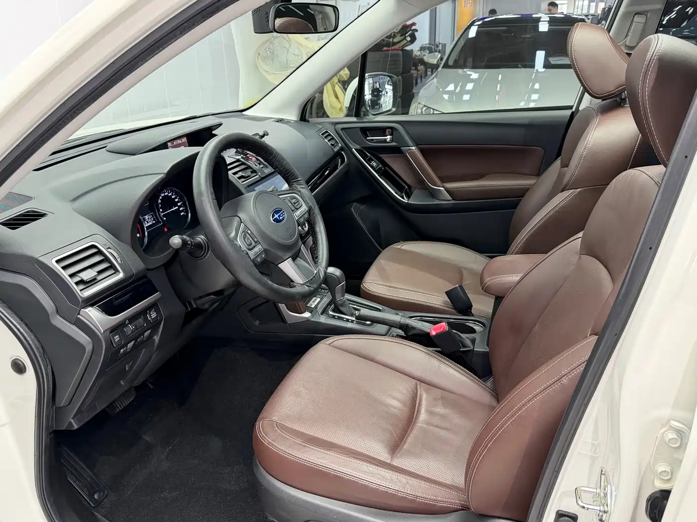 Subaru Forester 2017 2.5i Luxury Special Edition фото 9