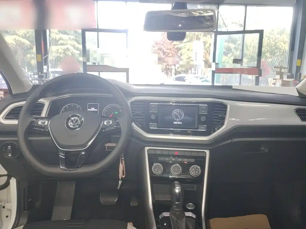 VOLKSWAGEN T-ROC EXPLORING SONGS