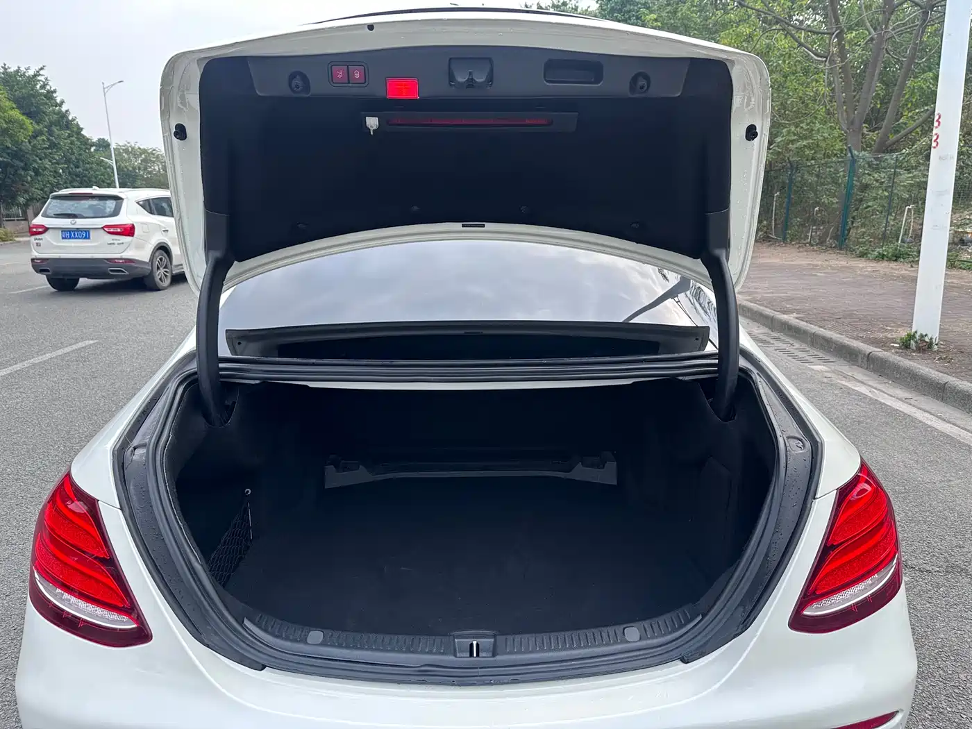 Mercedes-Benz E-Class 2016 E 200 L Sport Type фото 10