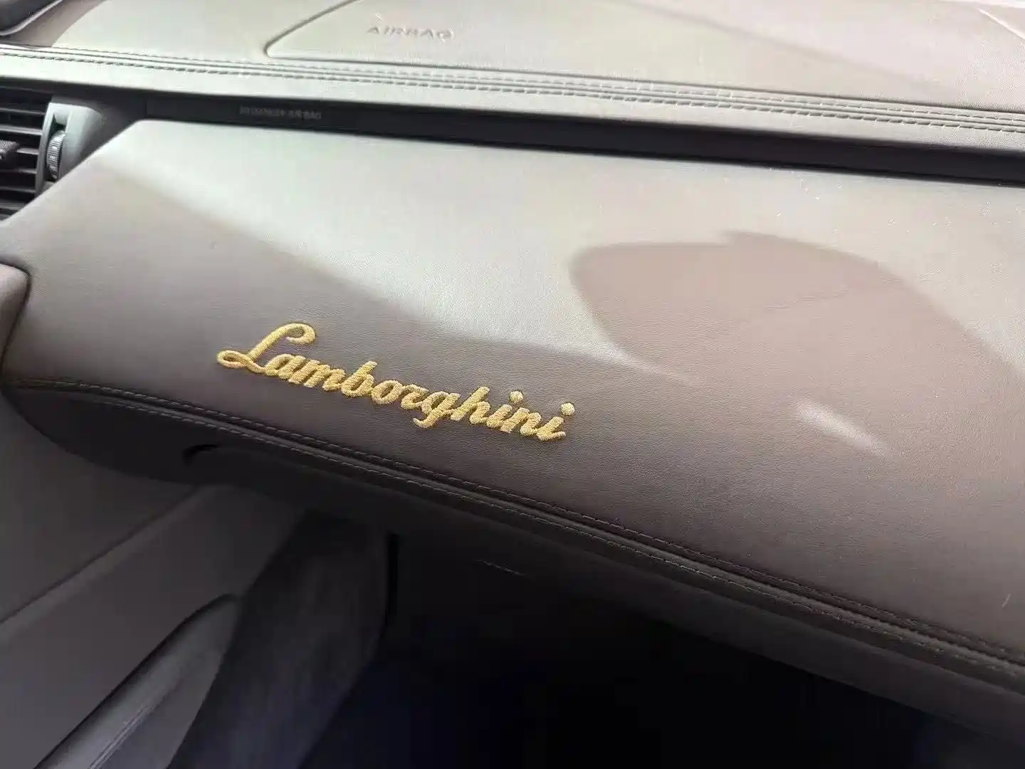 صورة 10 - Lamborghini Aventador