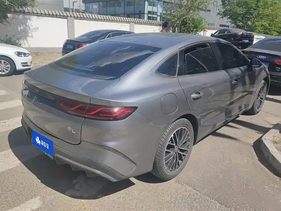 BYD Qin L 2024 DM-i 120KM Excellence Model фото 3