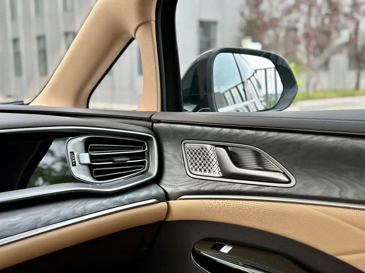 Denza D9 2025 DM-i Smart Driving Edition 1020 AWD Flagship фото 12