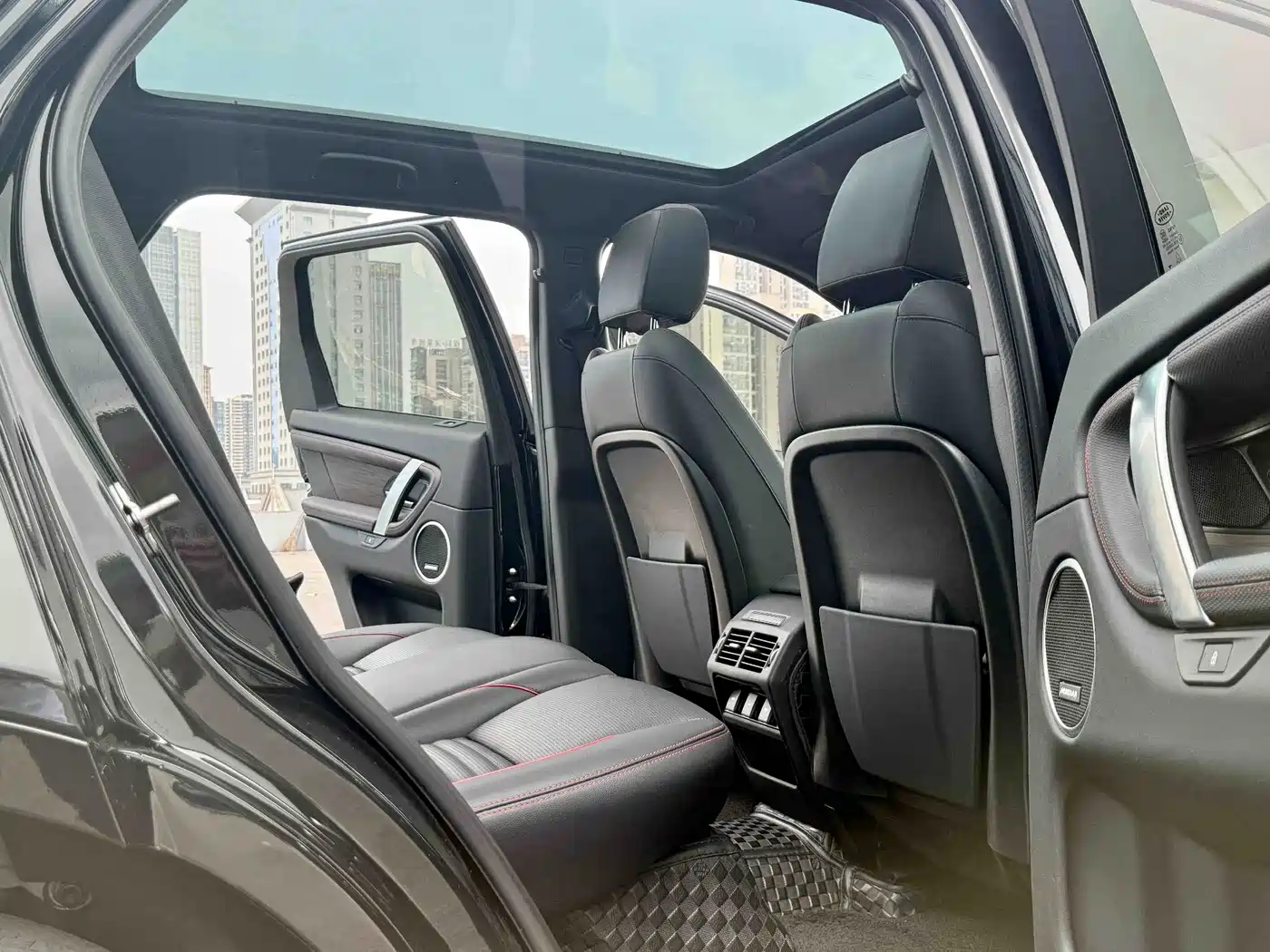 Land Rover Discovery Sport 2022 Model Facelift 249PS R-Dynamic SE Performance Tech Edition 5-seater фото 9