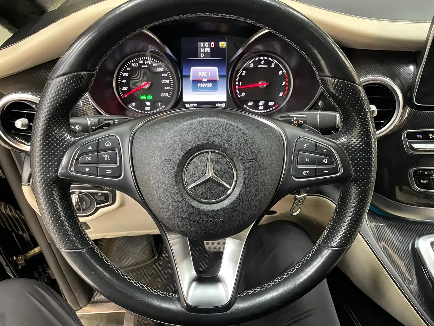 Mercedes-Benz V-Class 2018 V 260 L Premium Long Wheelbase Edition China VI фото 22