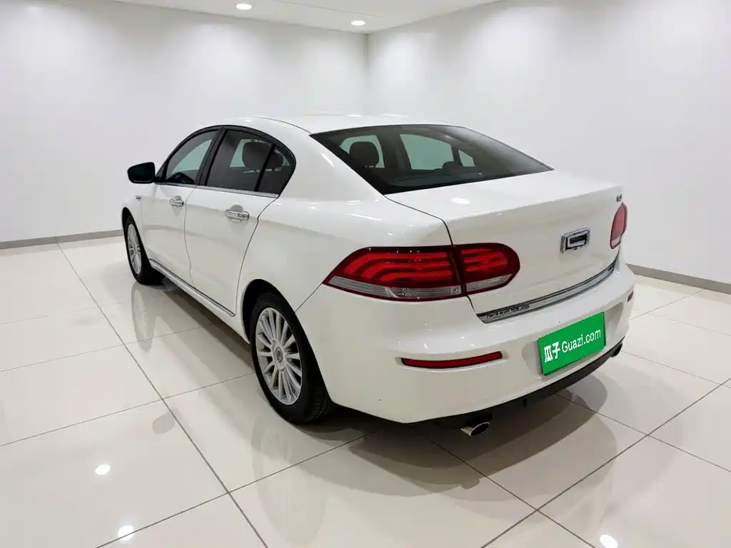 Qoros 3 2015 2014 Model Sedan 1.6T Automatic Premium