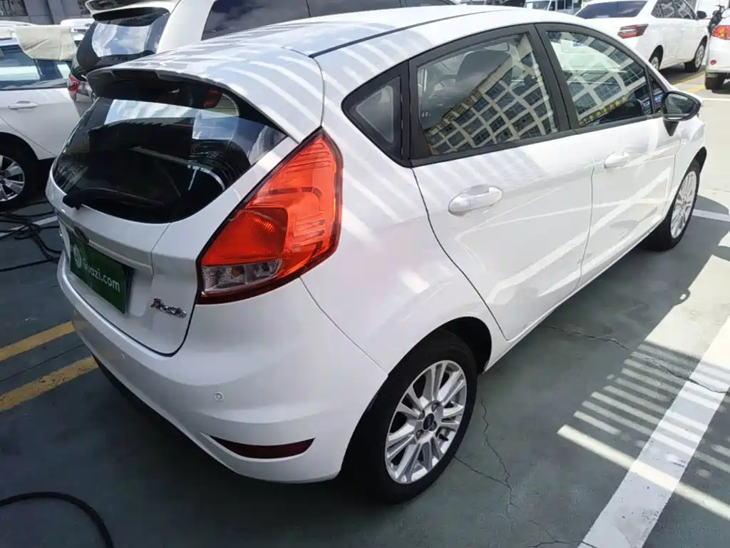 Ford Fiesta 2014 2013 Hatchback 1.5L Manual Trend