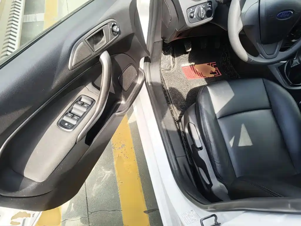Ford Fiesta 2014 2013 Hatchback 1.5L Manual Trend