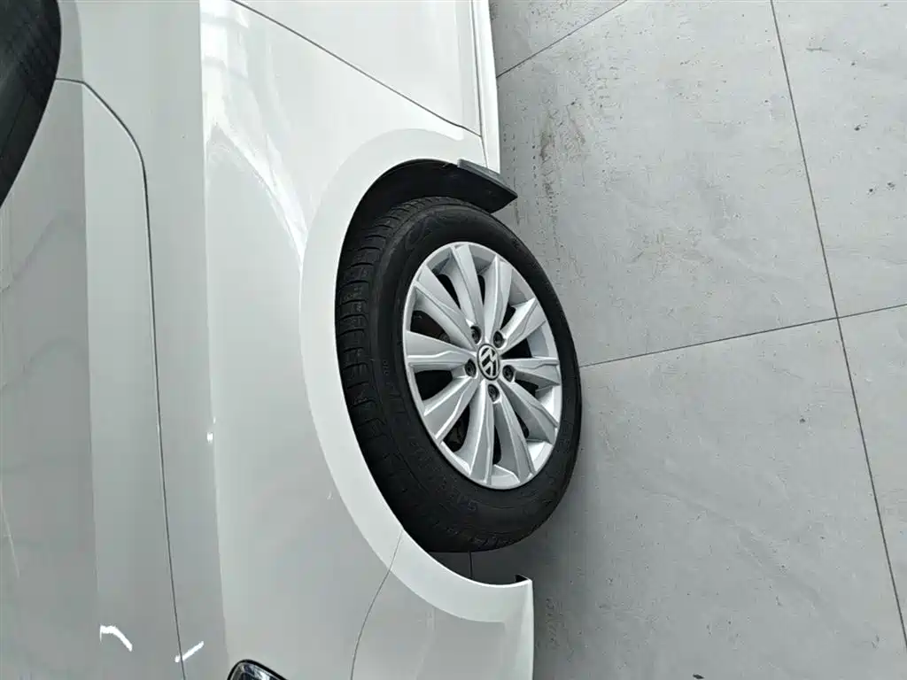 Volkswagen Sagitar 2014 1.4TSI Automatic Luxury фото 23