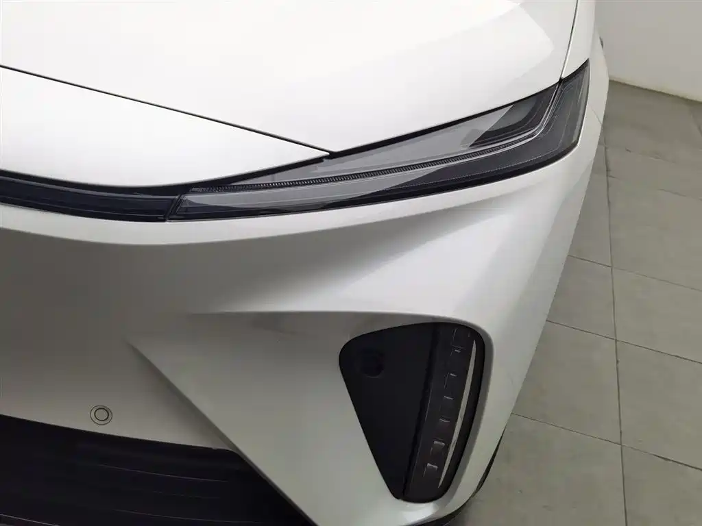 RISING AUTO FEIFAN R7