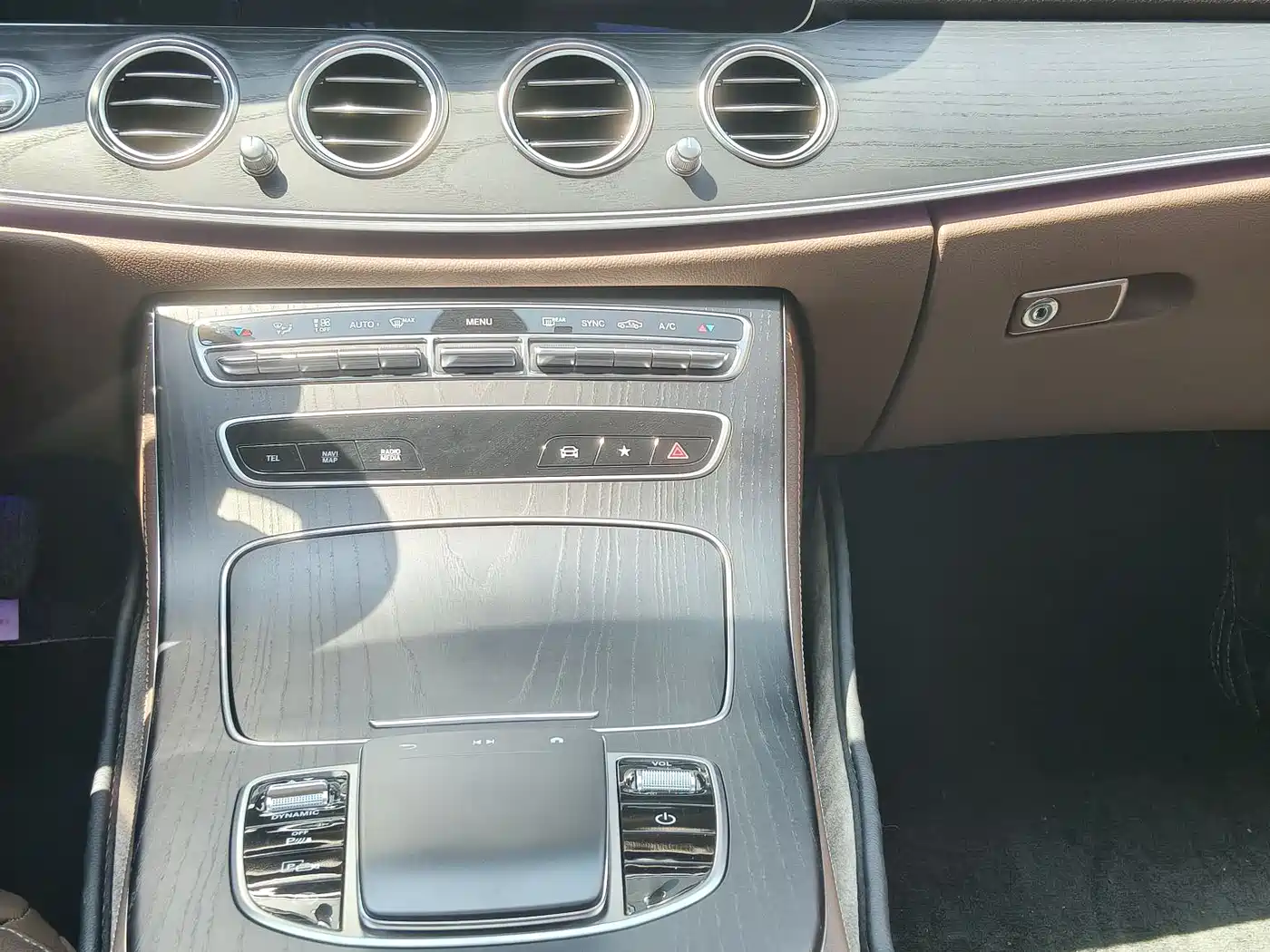 Mercedes-Benz E-Class 2023 E 300 L Sport Fashion фото 9