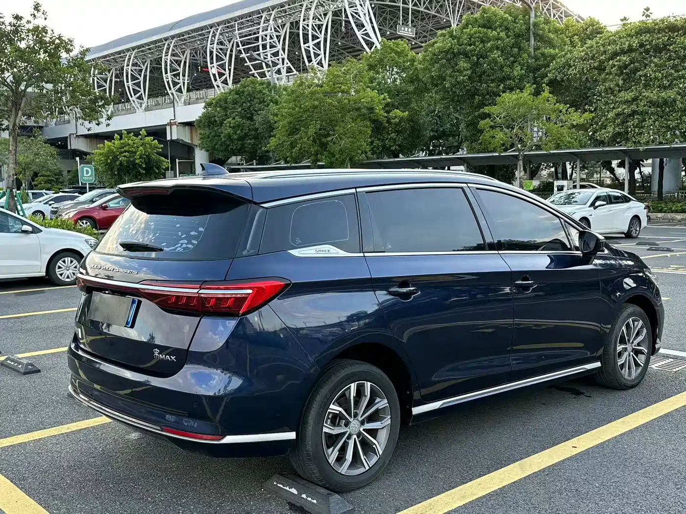 BYD Song MAX 2021 2021 Upgrade 1.5T Automatic Luxury Edition 7-Seater