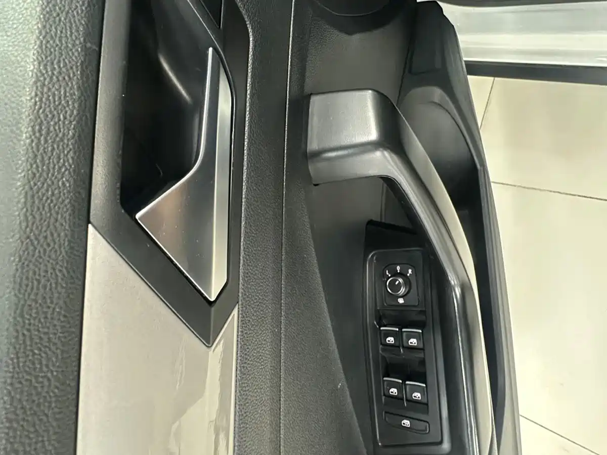 Volkswagen T-ROC 2022 280TSI DSG 2WD Elite PLUS фото 11