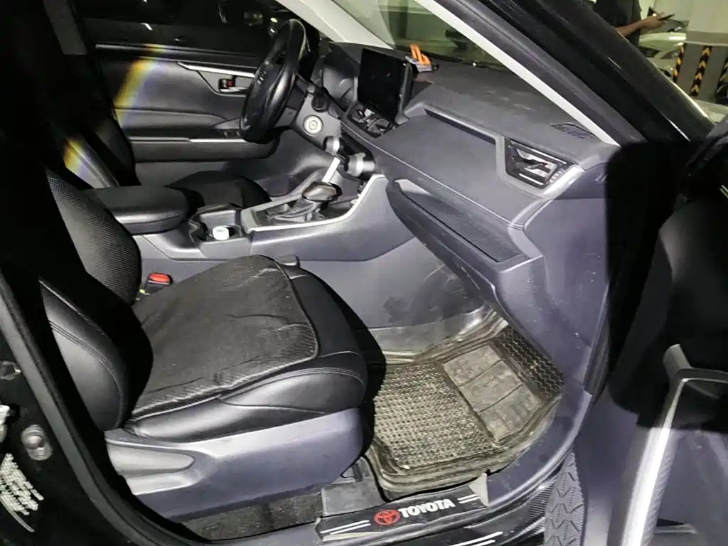 Toyota Wildlander 2024 2023 2.0L CVT FWD LE
