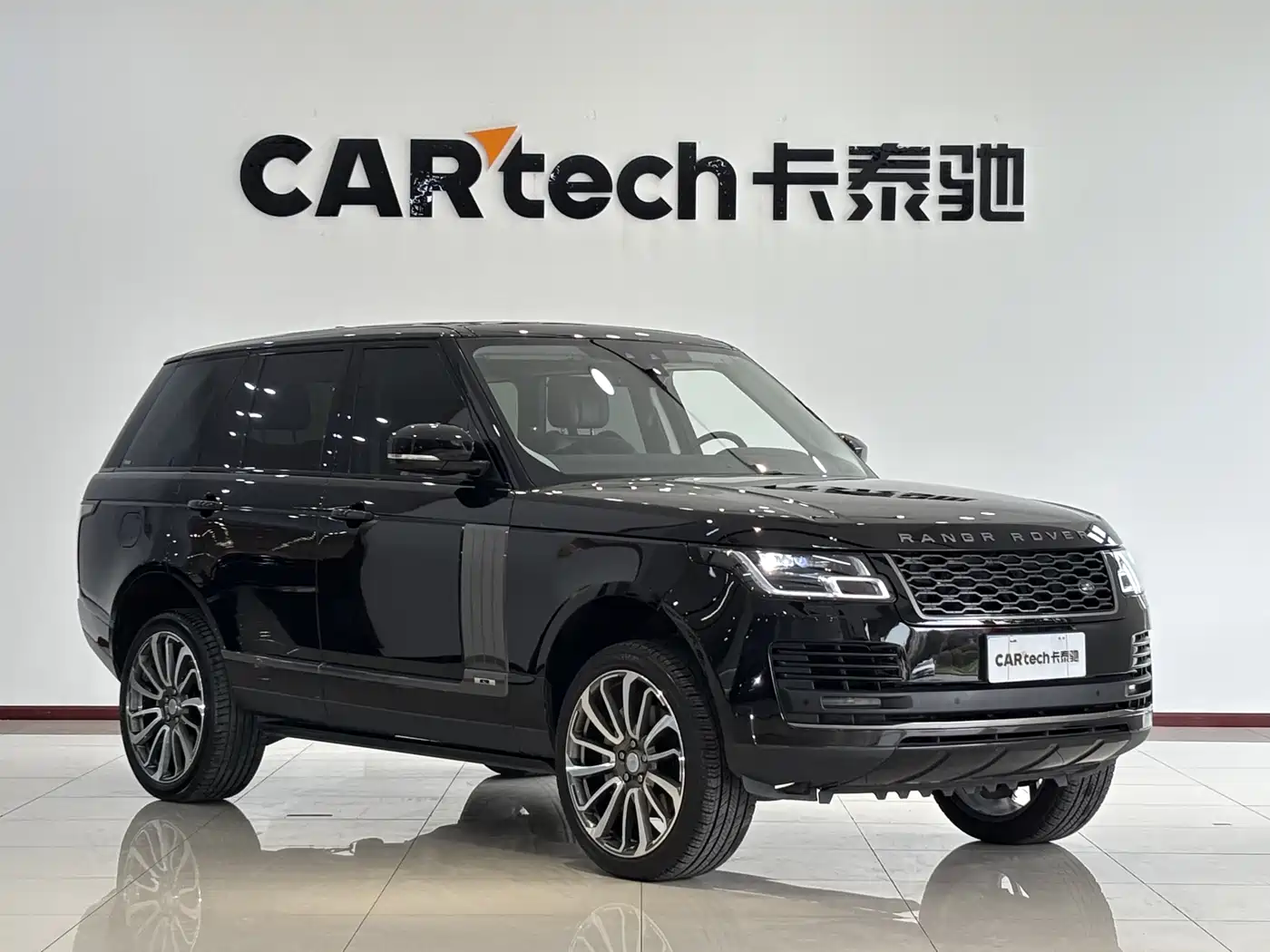 Land Rover Range Rover 2021 3.0 L6 Golden Age Edition фото 3