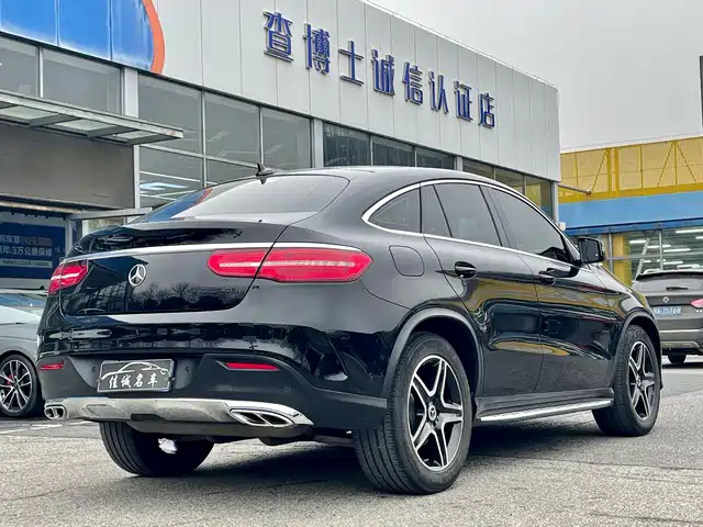 Mercedes-Benz GLE Coupe 2018 GLE 320 4MATIC Coupe SUV — фото 2