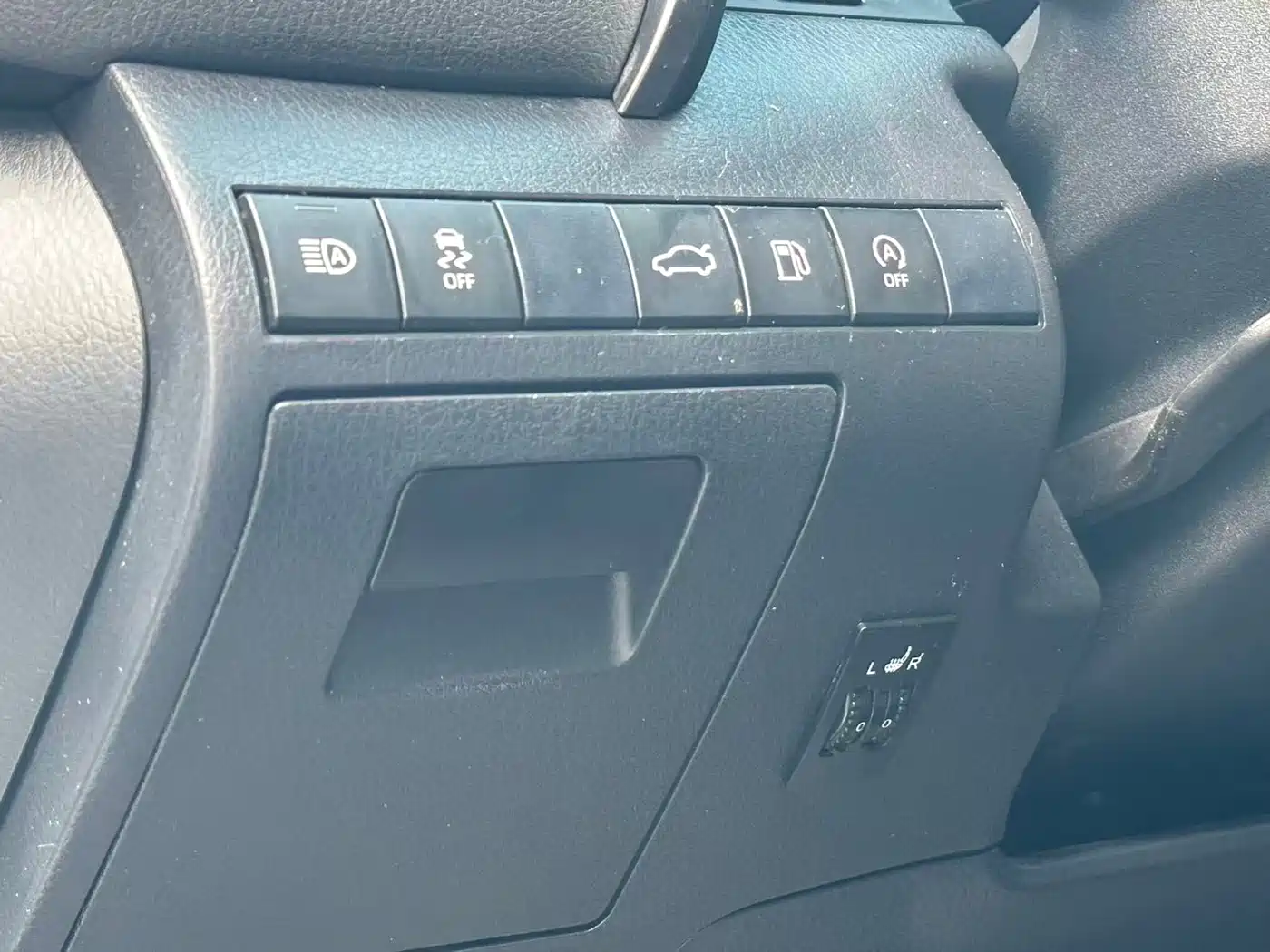 Toyota Camry 2018 2.5S Trend Edition фото 28