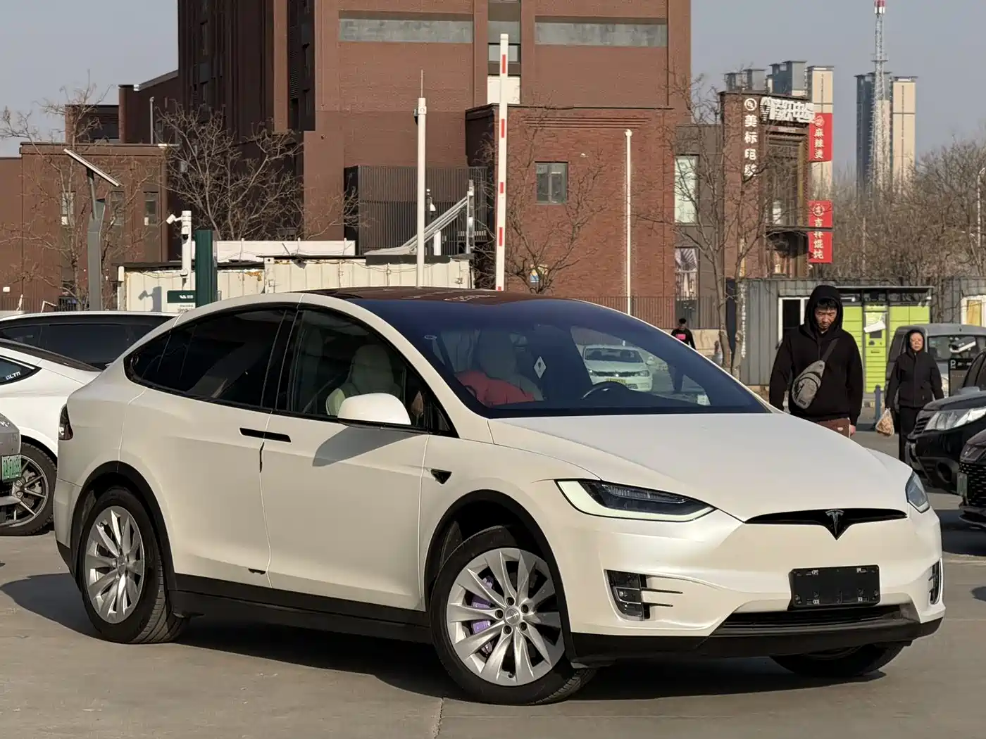 TESLA MODEL X