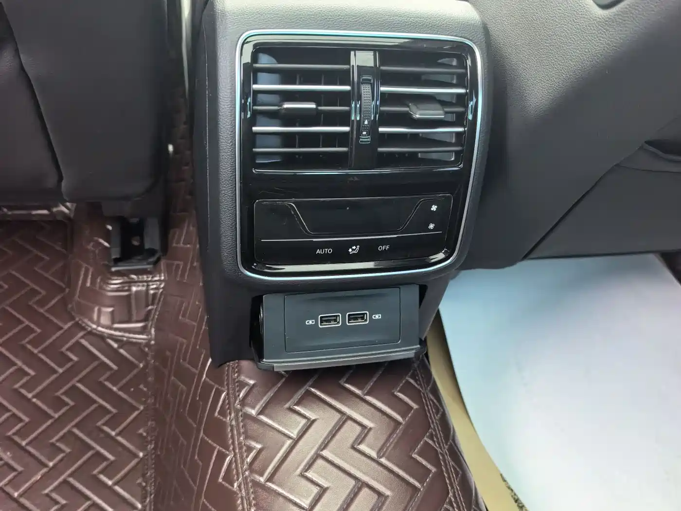 Volkswagen Magotan 2020 330TSI DSG Luxury фото 15