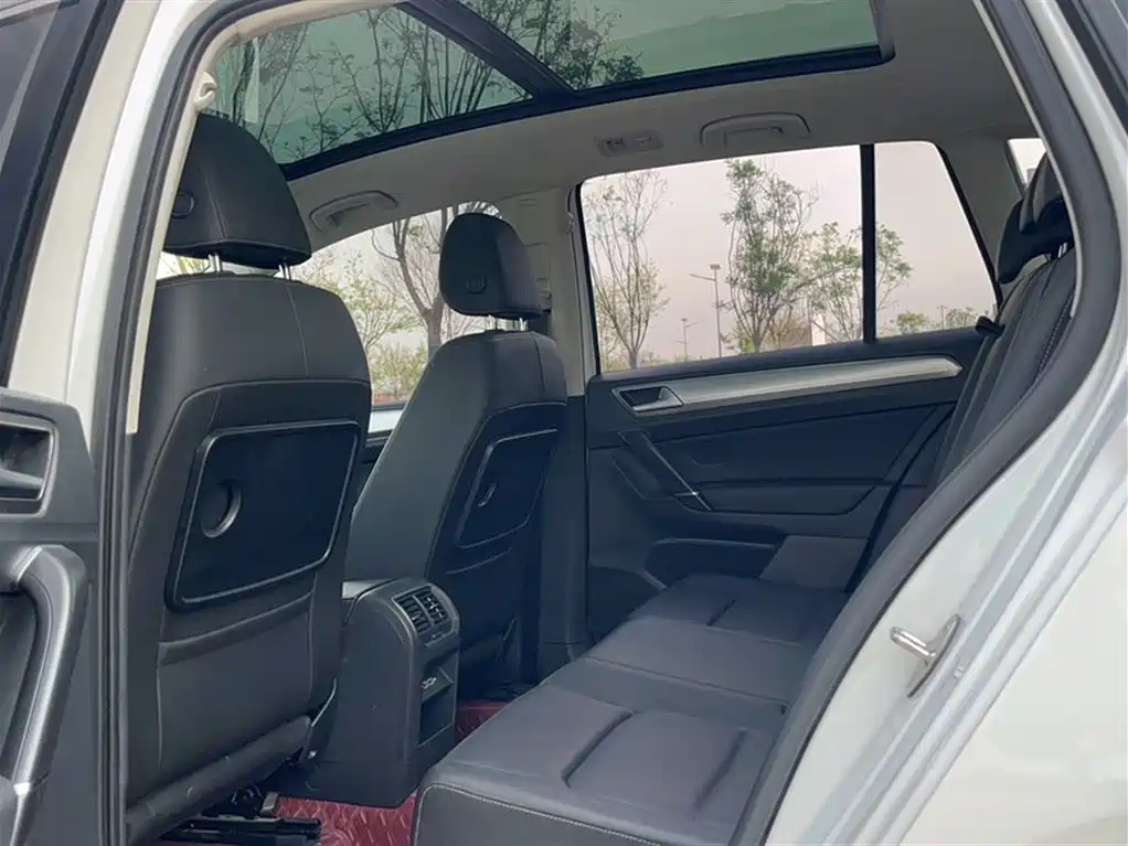 Volkswagen Golf Sportsvan 2019 280TSI Automatic Curiosity Edition China V фото 13