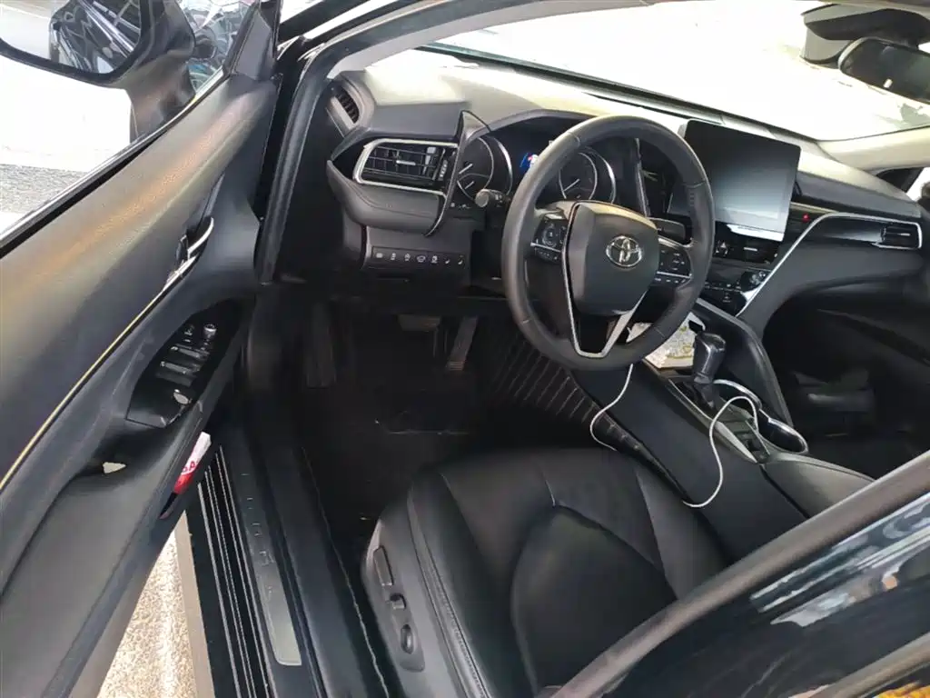 Toyota Camry 2021 2.0G Luxury Edition фото 16
