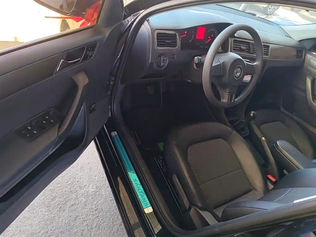 Volkswagen Santana 2015 1.6L Manual Comfort Edition фото 12