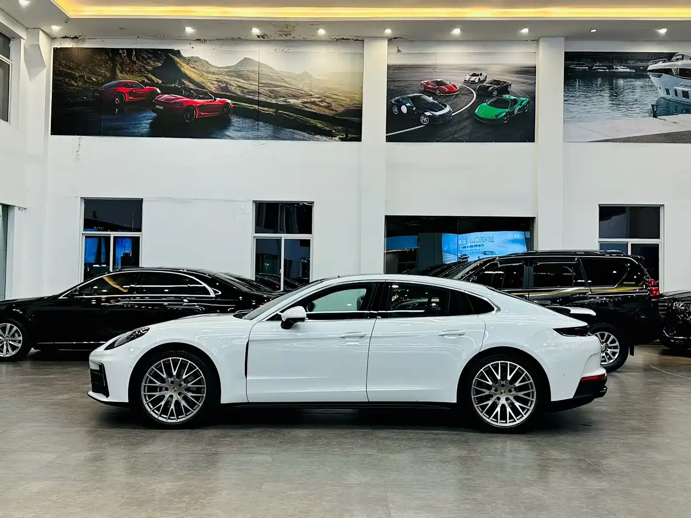 PORSCHE PANAMERA