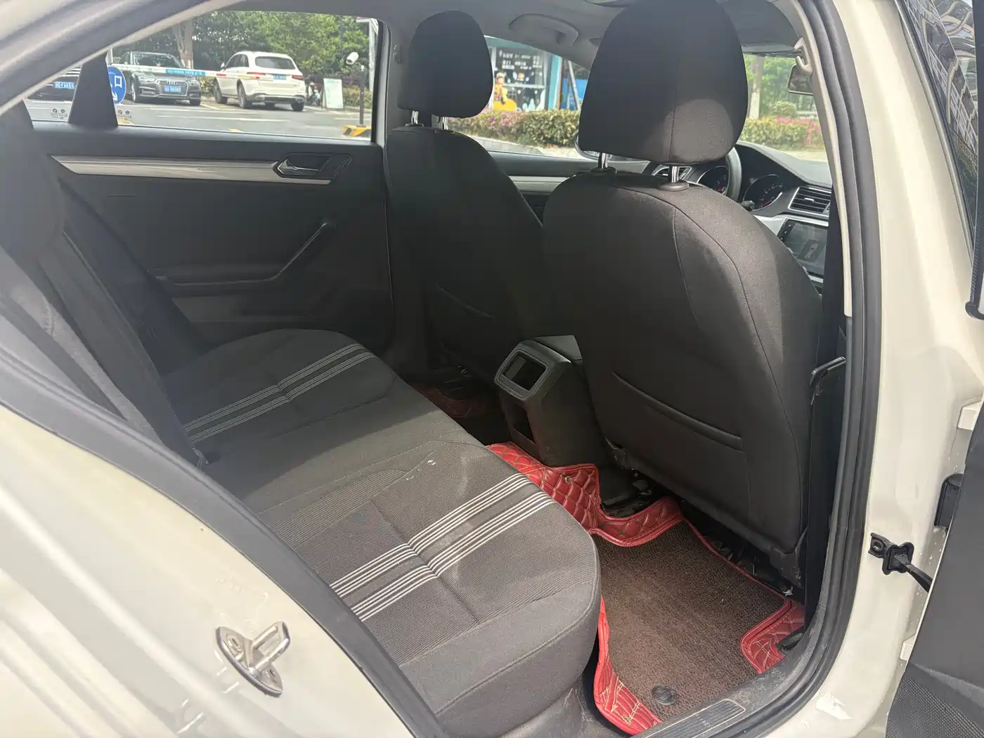 Volkswagen Lamando 2017 230TSI DSG Trend Edition фото 9