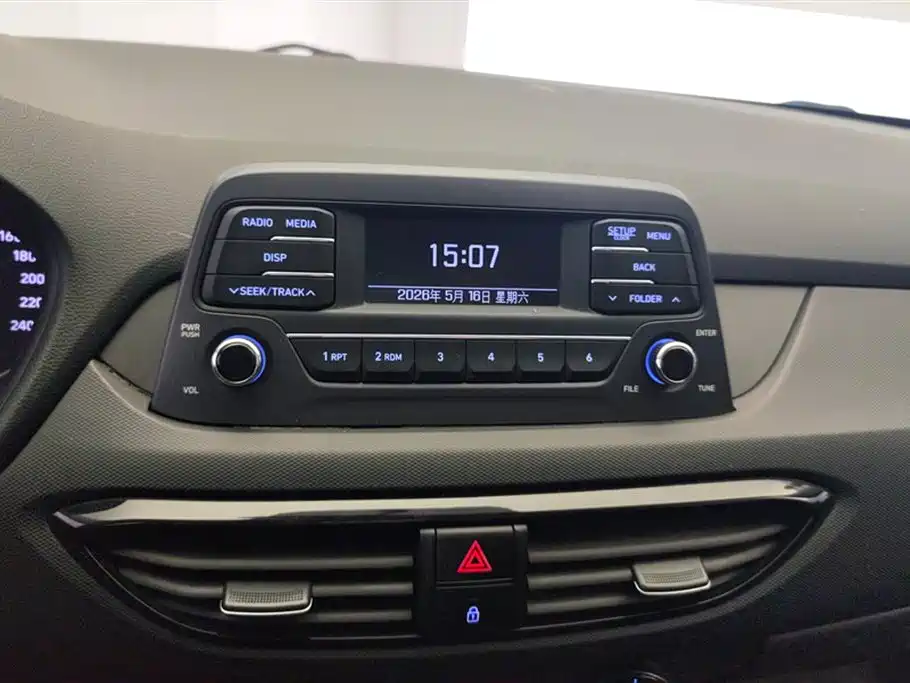 Hyundai Elantra 2018 1.6L Automatic Pleasing Edition GL China VI фото 13