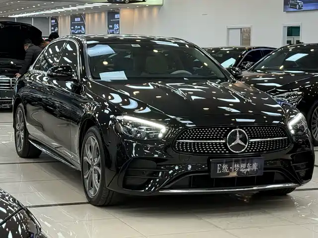 MERCEDES-BENZ E CLASS