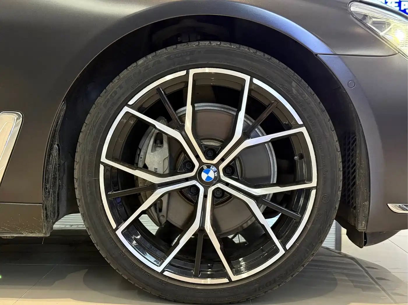 BMW 7 Series 2018 740Li xDrive Premium Type Excellence Package фото 9
