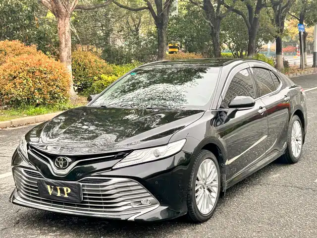 TOYOTA CAMRY